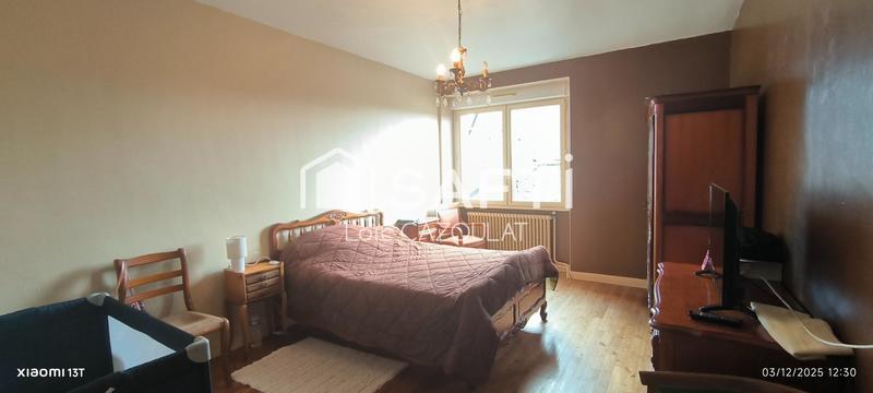 Maison - 200 m² - 8 pièces