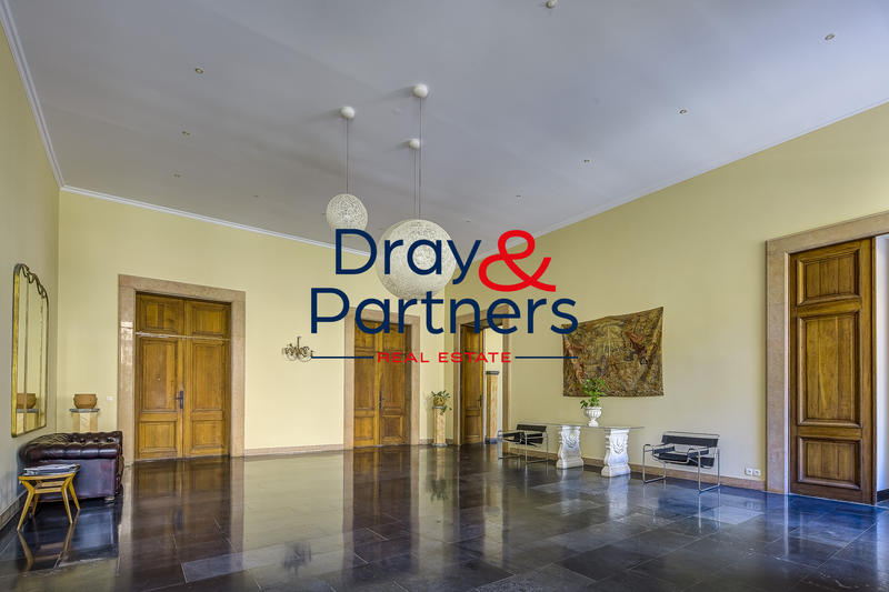 Appartement - 102 m² - 2 pièces