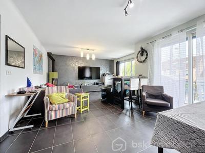 Maison traditionnelle - 190 m² - 9 pièces