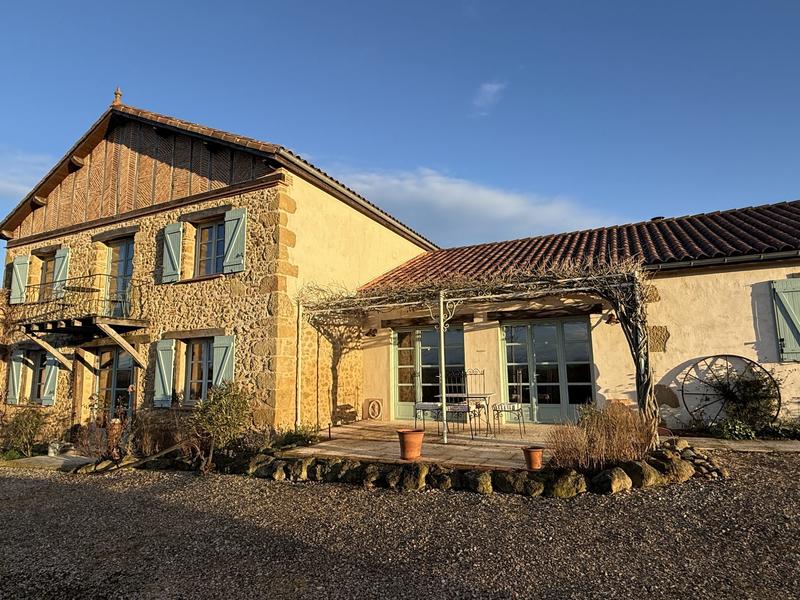 Maison ancienne - 370 m² - 8 pièces