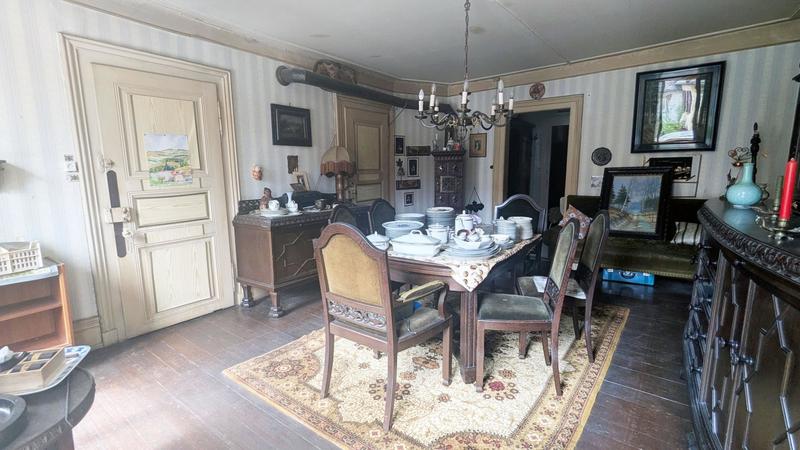 Maison - 275 m² - 9 pièces