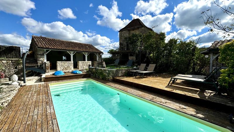 Maison - 230 m² - 9 pièces