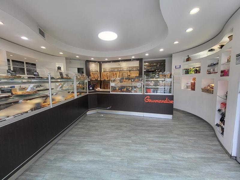 Local commercial - 300 m² - 5 pièces