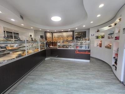 Local commercial - 300 m² - 5 pièces