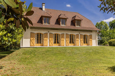 Maison - 200 m² - 6 pièces