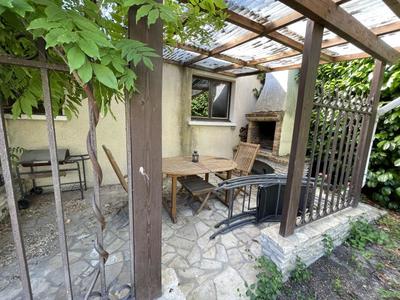 Maison - 180 m² - 8 pièces