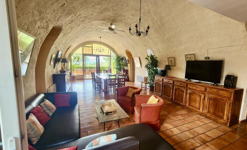 Maison - 335 m² - 12 pièces