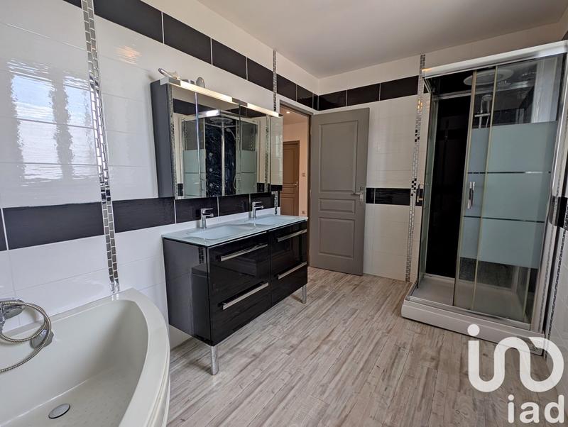 Maison - 194 m² - 7 pièces