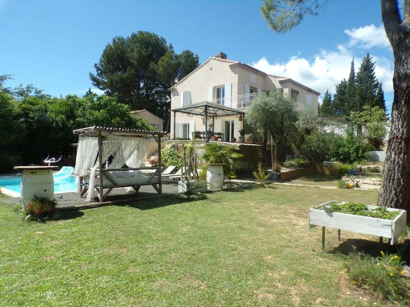 Maison - 181 m² - 7 pièces