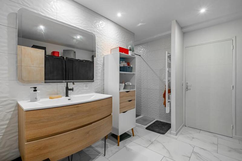 Maison - 187 m² - 7 pièces