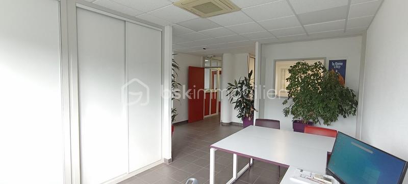 Bureau - 96 m² - 4 pièces