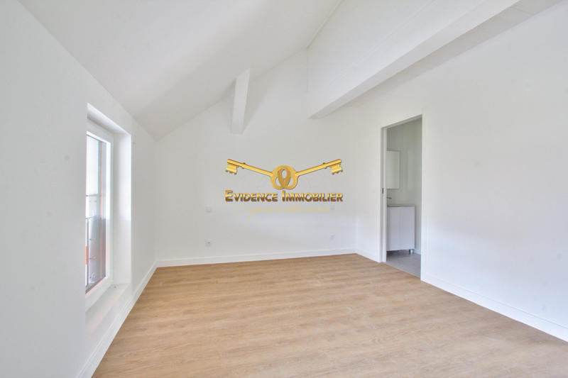 Appartement - 93 m² - 5 pièces