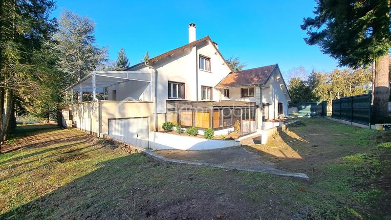 Maison - 230 m² - 10 pièces