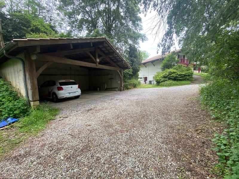 Maison - 260 m² - 10 pièces