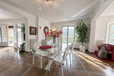 Maison - 180 m² - 6 pièces