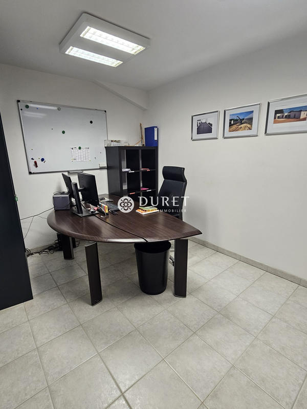 Local d'activités - 695 m²