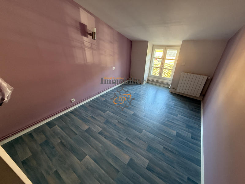 Maison - 200 m² - 1 pièce