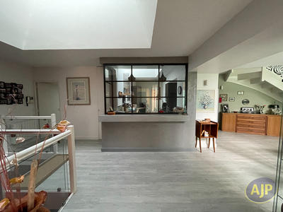 Appartement - 128 m² - 4 pièces