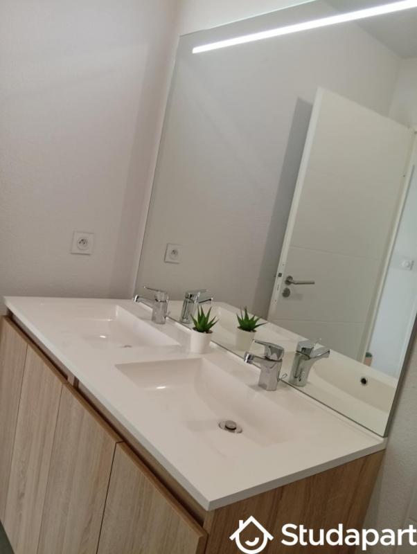 Chambre - 9 m² - 1 pièce