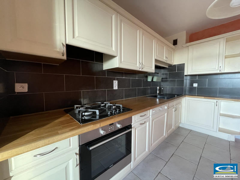 Appartement - 100 m² - 4 pièces