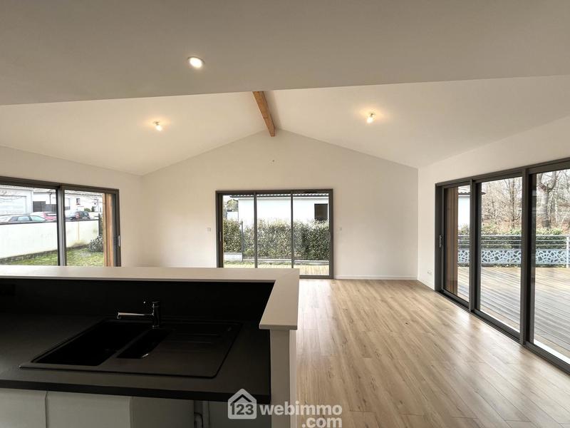 Maison - 98 m² - 4 pièces