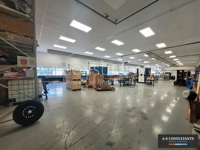 Local d'activité / Entrepôt - 780 m²