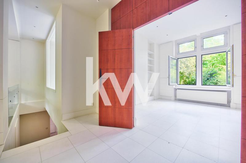 Appartement - 246 m² - 7 pièces