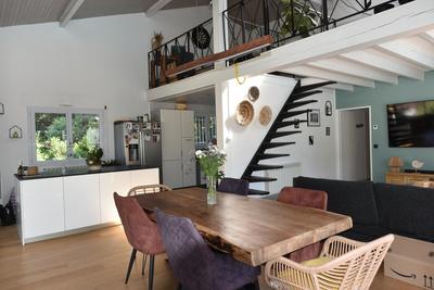 Maison - 161 m² - 5 pièces