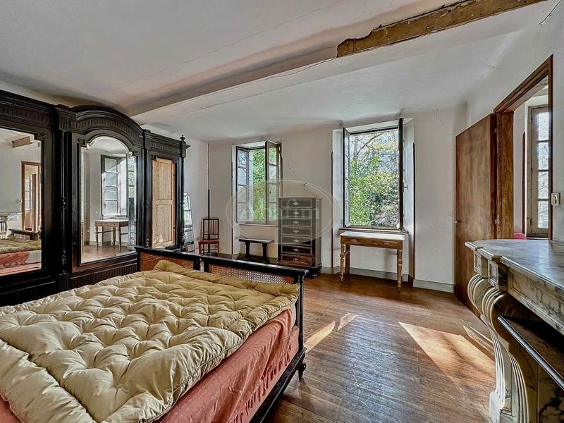 Maison - 180 m² - 6 pièces