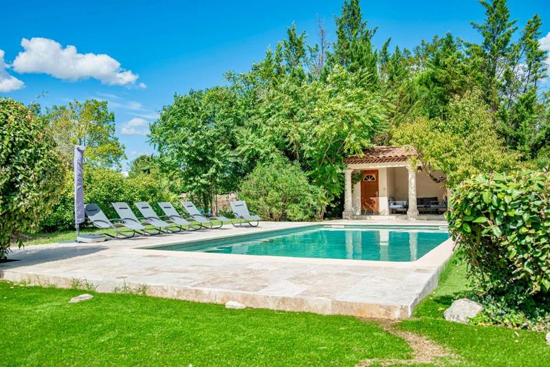 Maison - 260 m² - 7 pièces