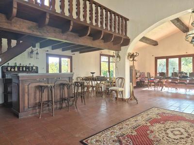 Maison - 316 m² - 8 pièces