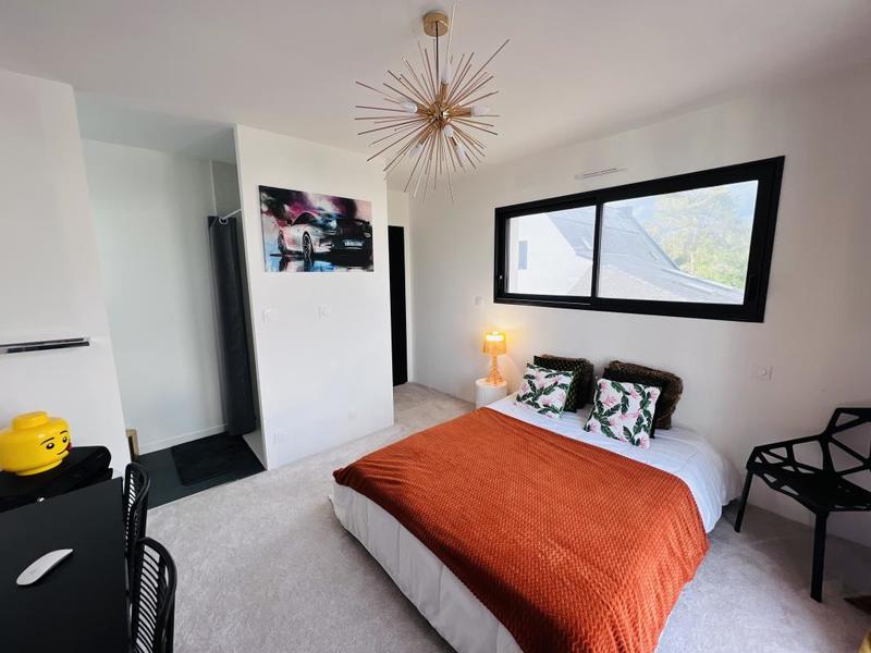 Maison - 201 m² - 8 pièces