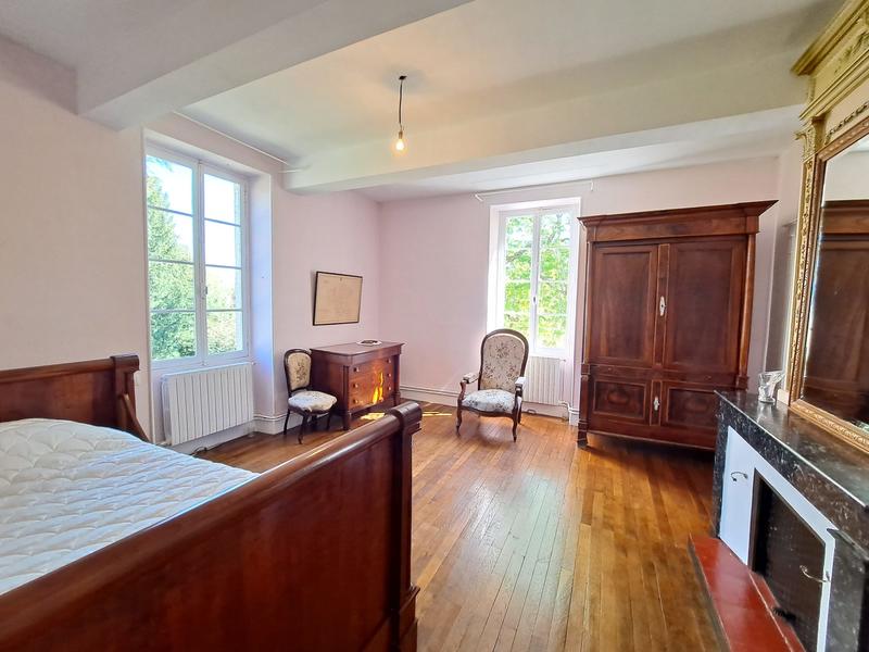 Maison - 292 m² - 14 pièces