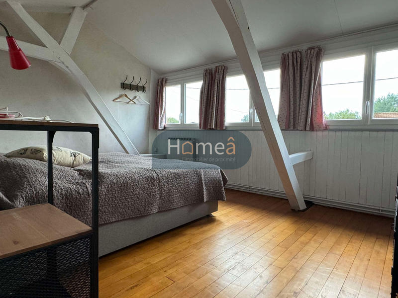 Propriété - 249 m² - 7 pièces