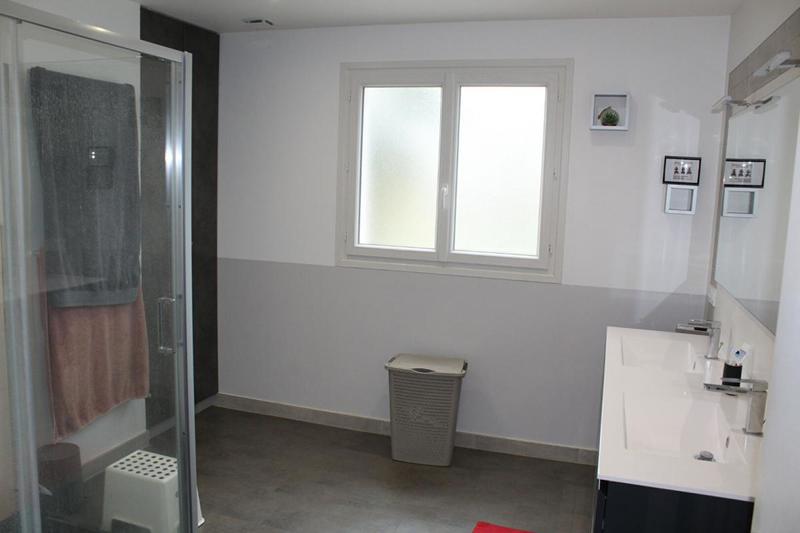 Maison - 262 m² - 9 pièces