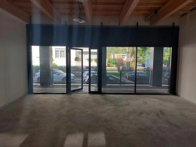 Local commercial - 85 m² - 1 pièce
