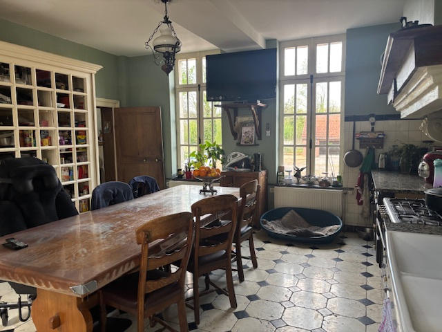 Maison - 297 m² - 8 pièces