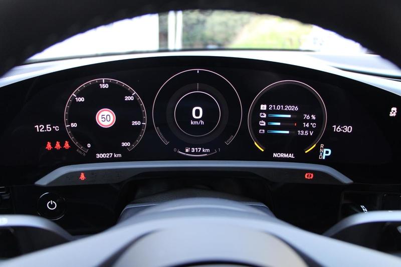 Porsche taycan 476 ch avec batterie performance plus