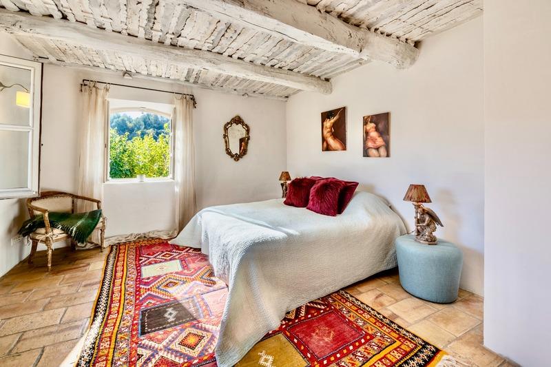 Propriété - 439 m² - 12 pièces