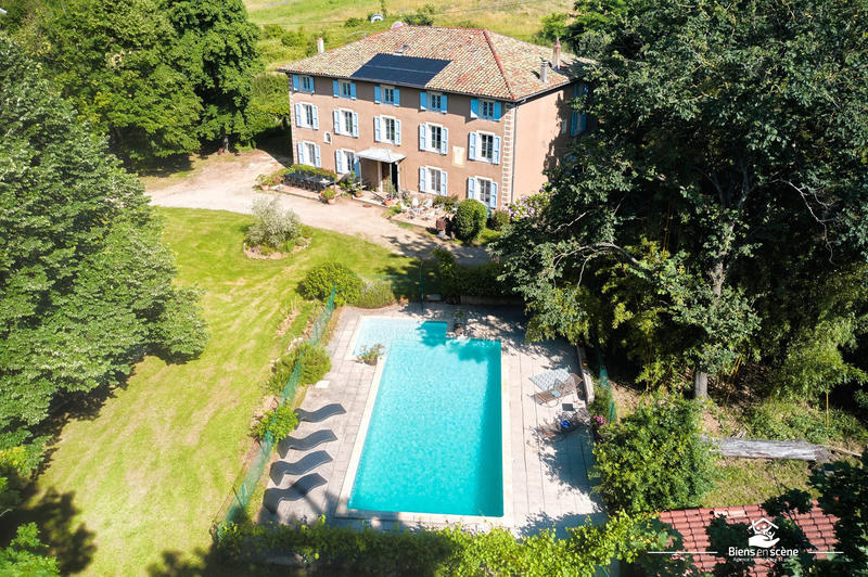 Maison ancienne - 450 m² - 13 pièces