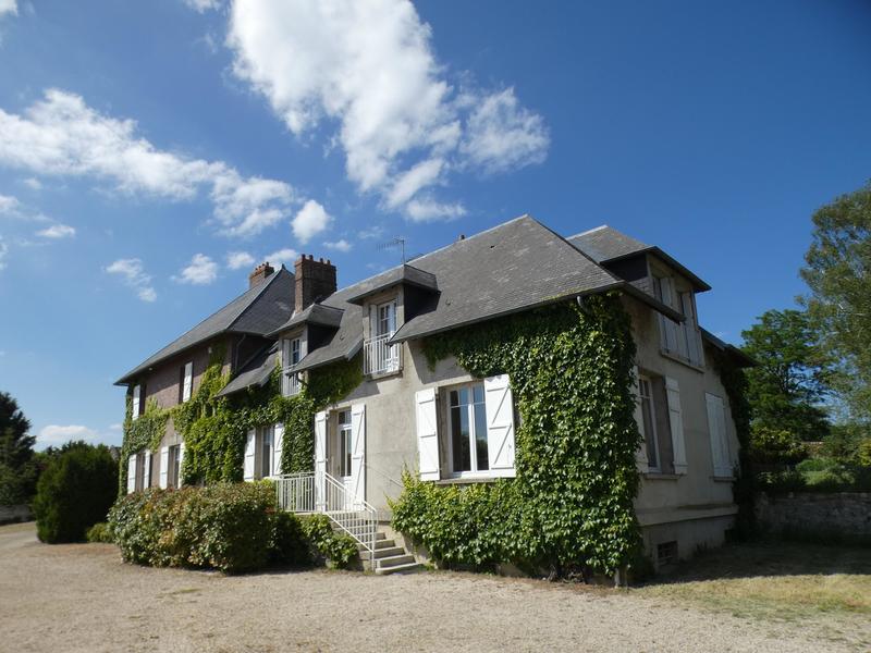 Maison - 355 m² - 13 pièces