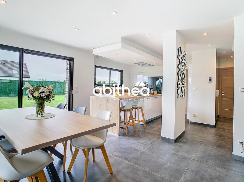 Maison - 137 m² - 6 pièces