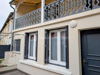 Maison de ville - 90 m² - 4 pièces