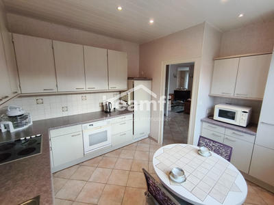 Maison - 180 m² - 5 pièces