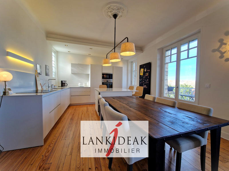 Duplex - 188 m² - 6 pièces