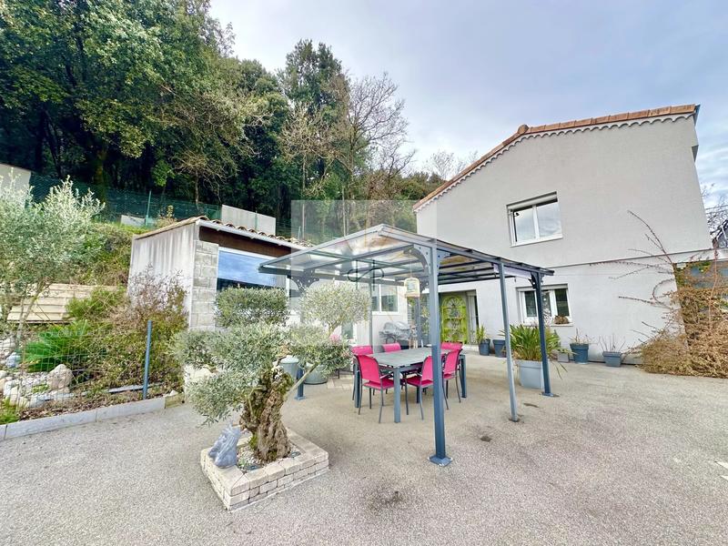 Maison - 130 m² - 6 pièces