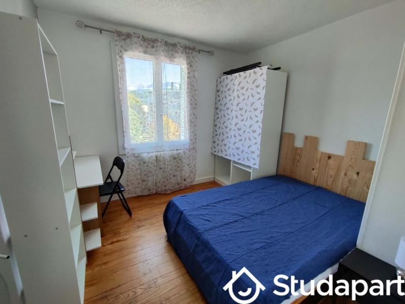 Chambre - 10 m² - 1 pièce