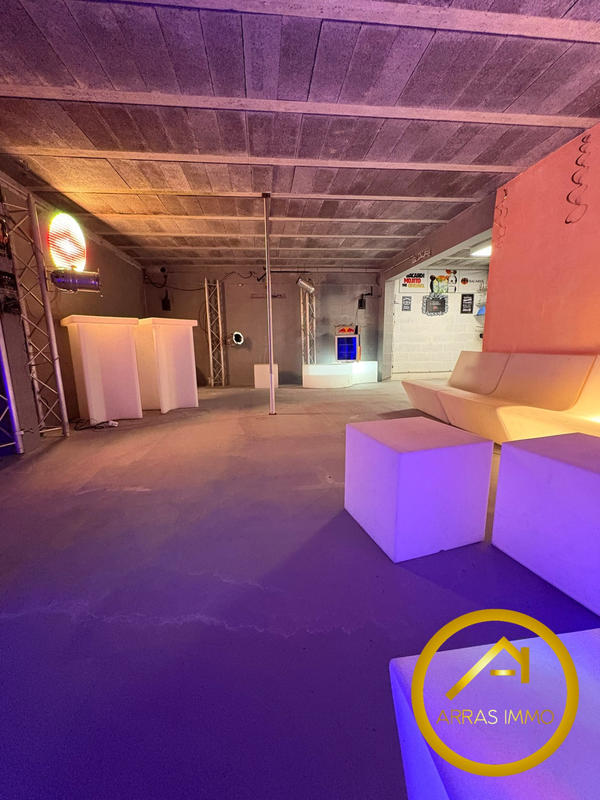 Maison - 208 m² - 8 pièces