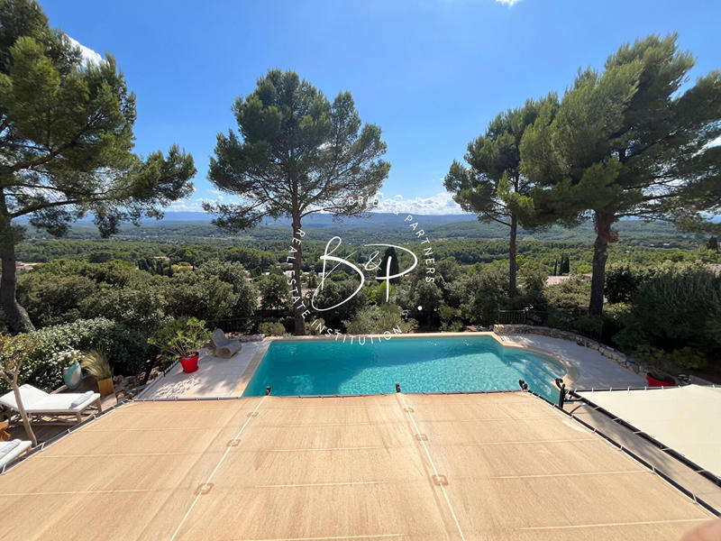 Maison - 172 m² - 8 pièces