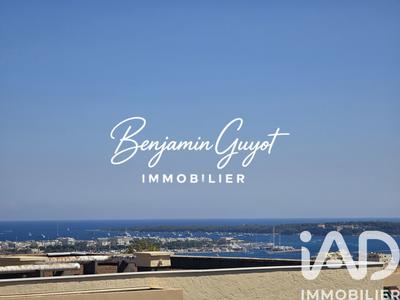 Appartement - 99 m² - 3 pièces